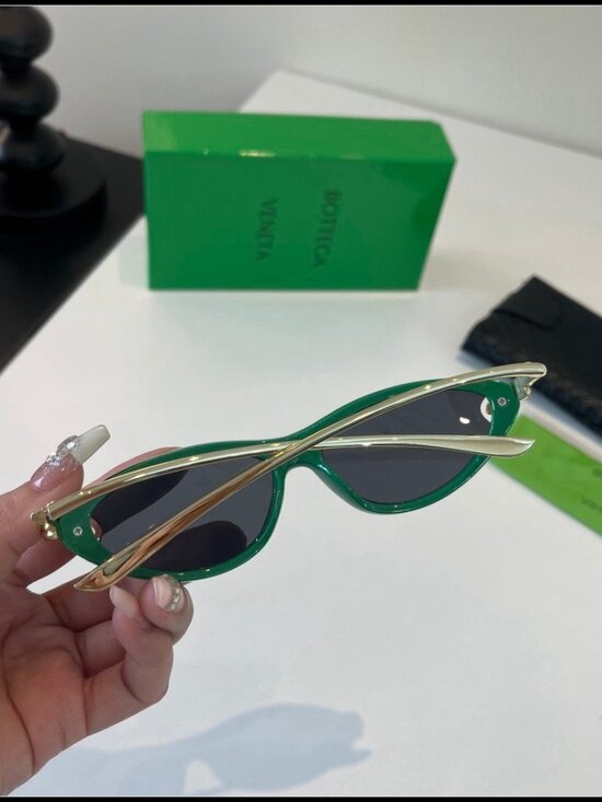 Bottega Veneta Green Cat-Eye Gold Hardware Sunnies main image 5